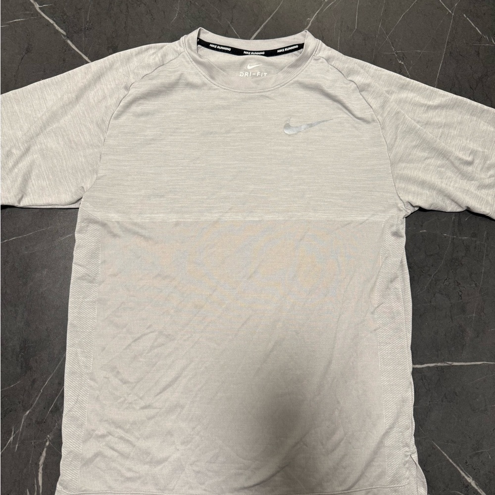 Nike Light Gray Men's Short Sleeve Tee